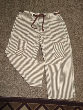 BiBi Striped Barrel Pants in Cream & Rust With Sylish Front Pockets.